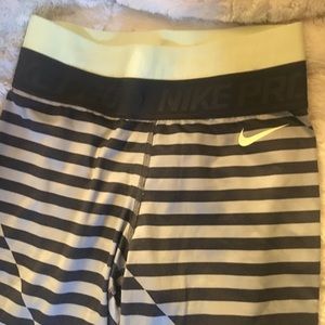 Nike Pro Hyperwarm Dri Fit Leggings Stripe